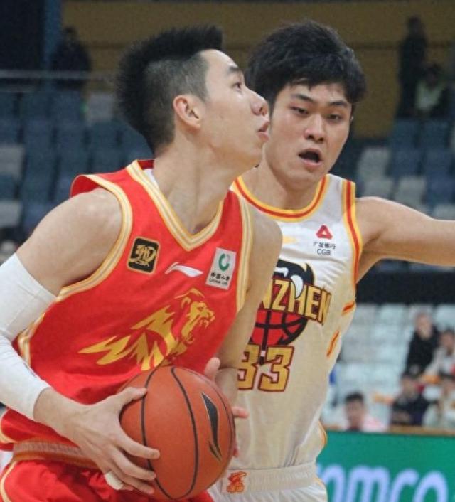 广厦男篮93-88险胜深圳男篮 六连胜稳固榜首